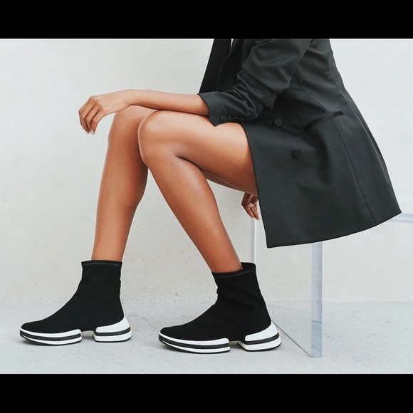 Stuart Weitzman Sneaker Sock Bootie Shoes Women’s 7.5 Seal Light Taupe HTF! - Picture 15 of 16